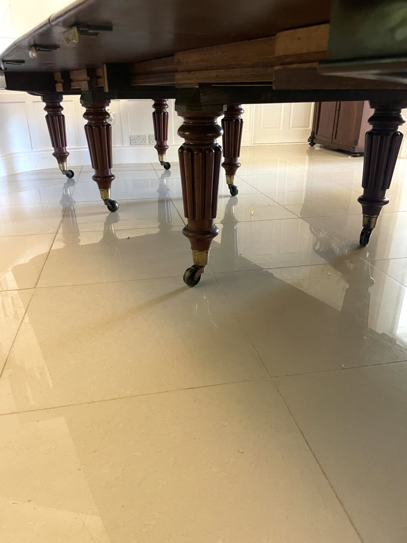 Outstanding Quality Large 16/20 Seater Antique Victorian Figured Mahogany Dining Table 73 x 176 x 420 cm - Image 14